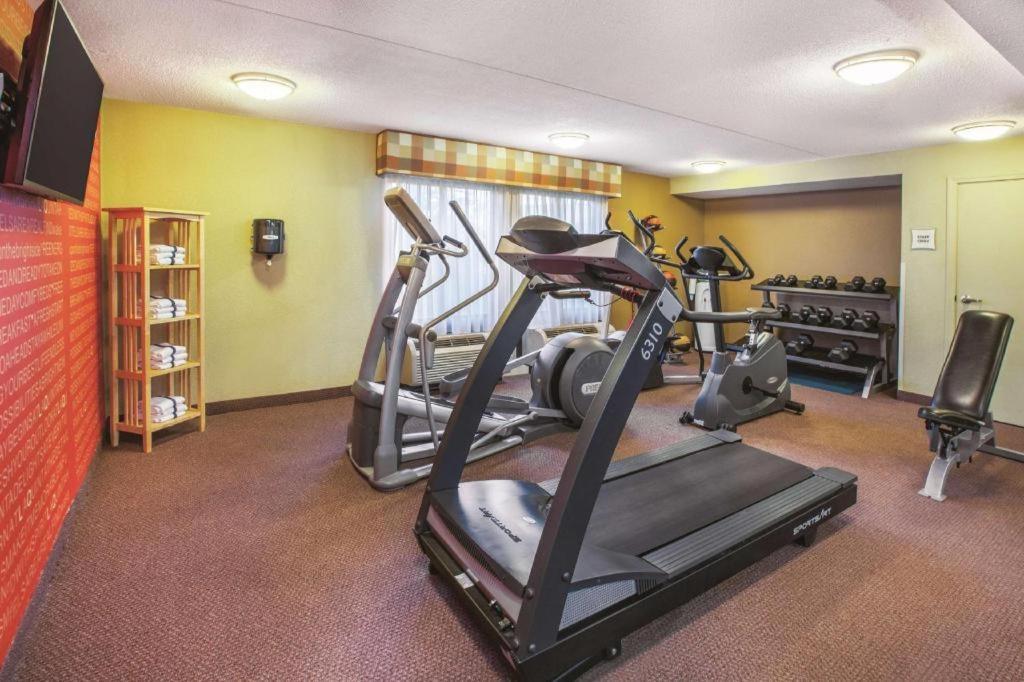 Country Inn & Suites By Radisson, Canton Near Hall Of Fame North Canton Eksteriør bilde