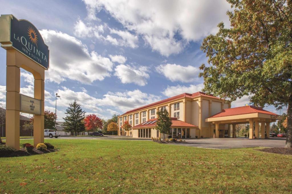Country Inn & Suites By Radisson, Canton Near Hall Of Fame North Canton Eksteriør bilde