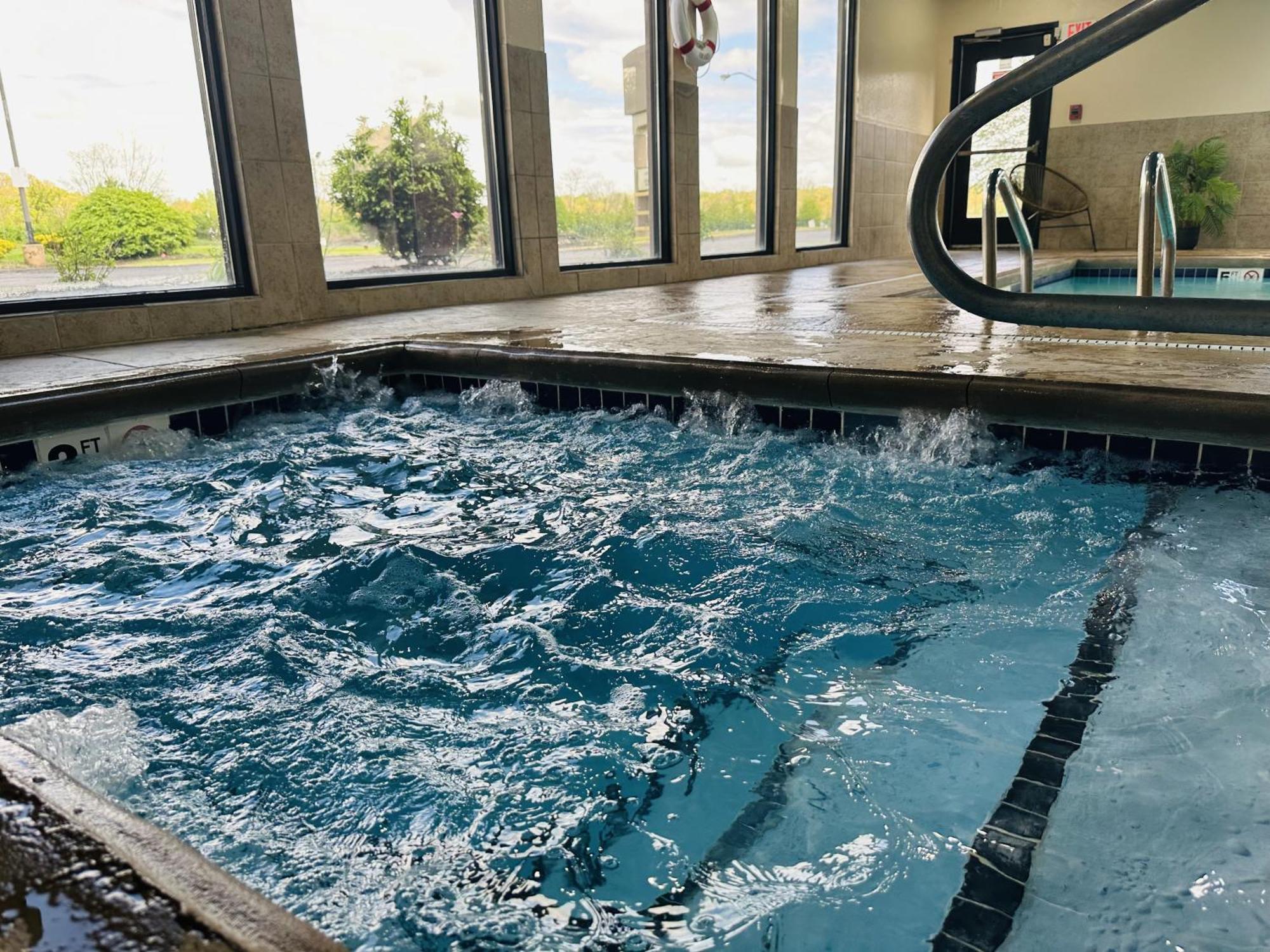 Country Inn & Suites By Radisson, Canton Near Hall Of Fame North Canton Eksteriør bilde