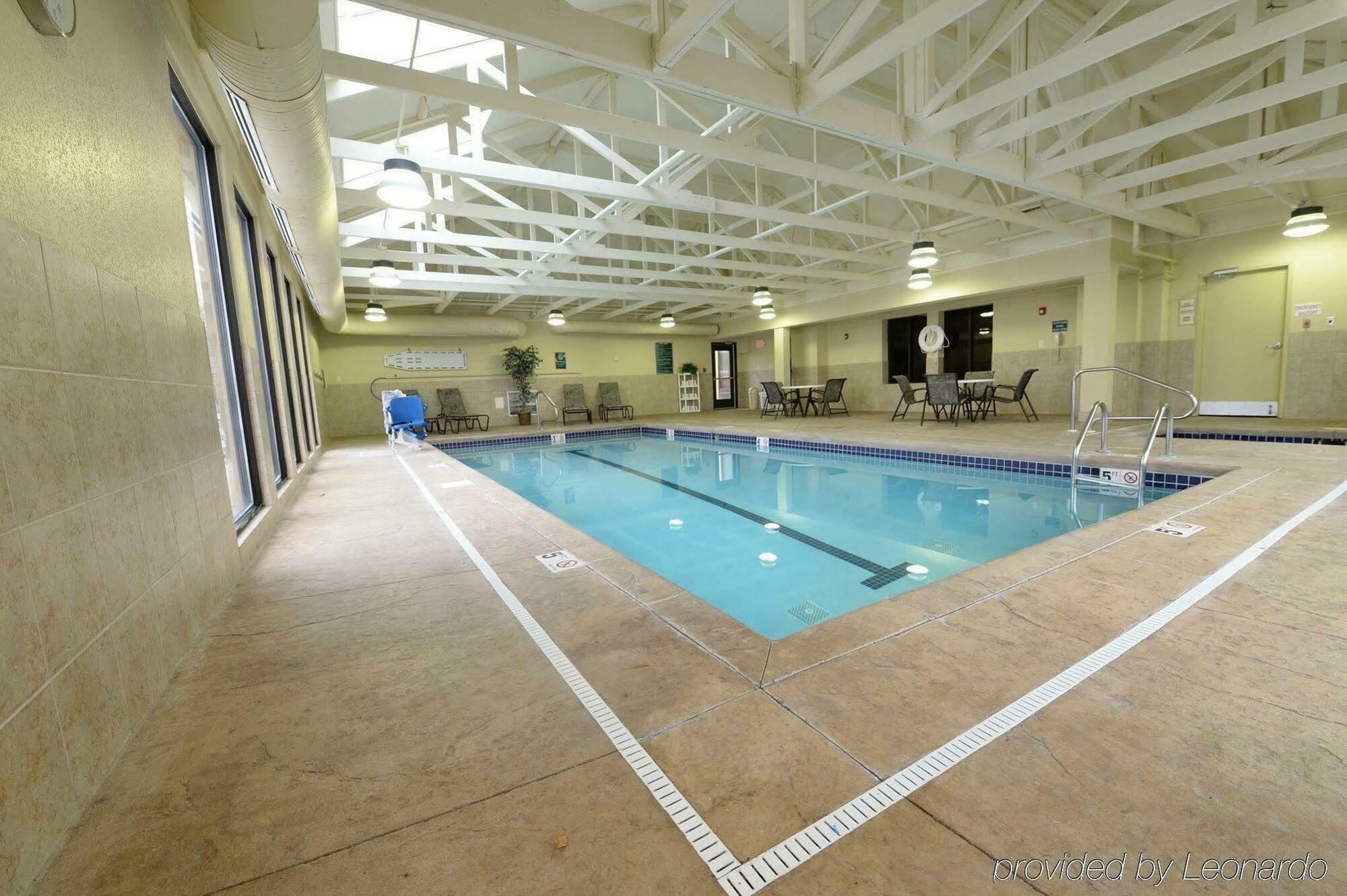 Country Inn & Suites By Radisson, Canton Near Hall Of Fame North Canton Eksteriør bilde